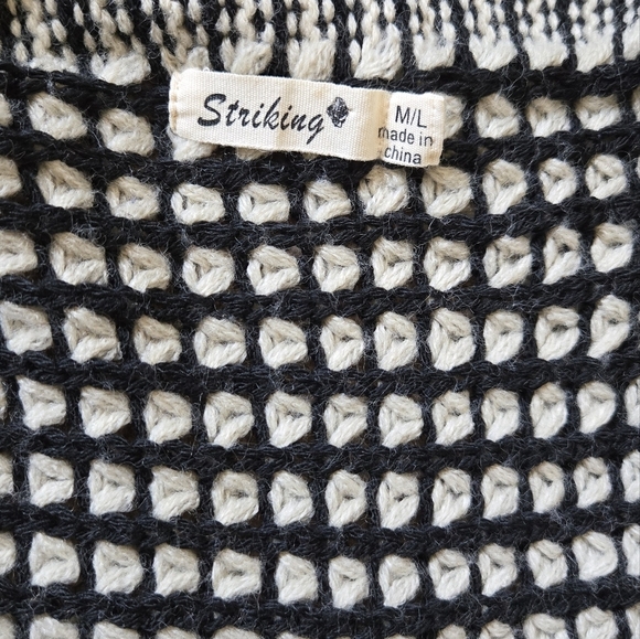 Striking black and white poncho style wool blend open drape cardigan size m/l - Picture 5 of 10